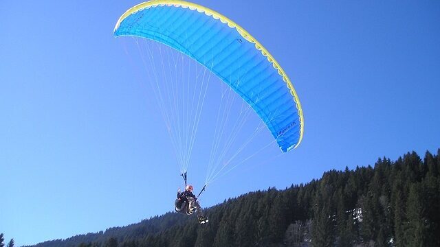 paragliding in snow